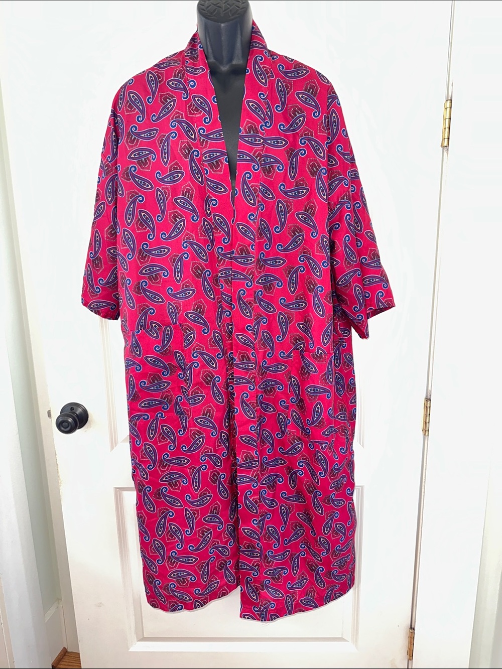 Vintage 60s/70s Bill Blass Red Paisley Men’s Polyester Short Sleeve Robe